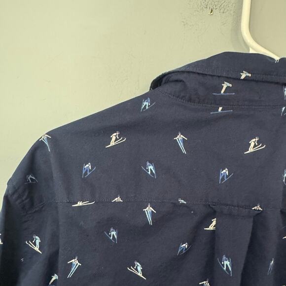 American Eagle Seriously Soft Button Down Shirt Men's Size Medium Skiiers Skiing - Picture 9 of 9